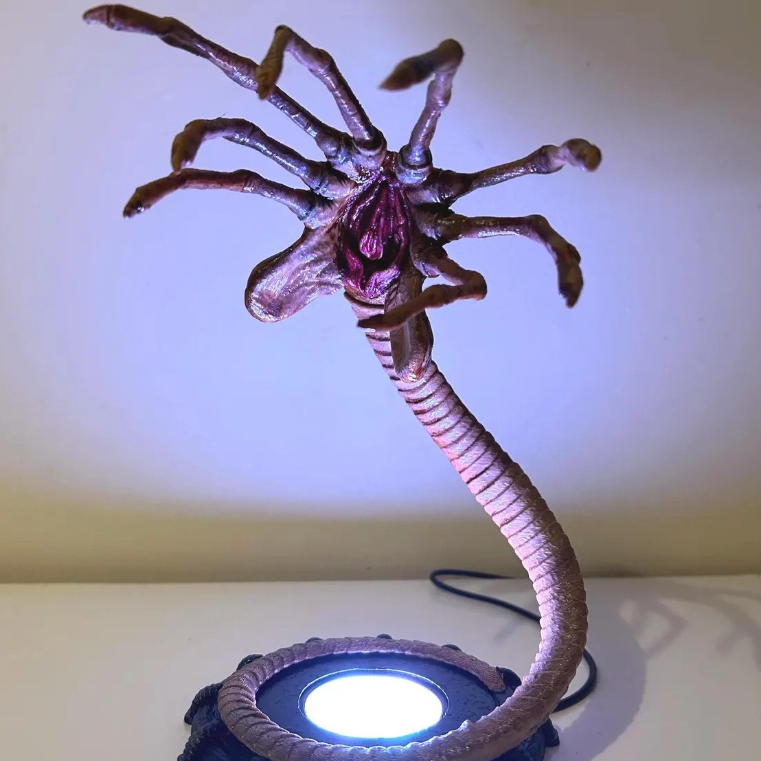 Alien Facehugger Lamp Nightlig - огляд і ціна Lighting Decor Home